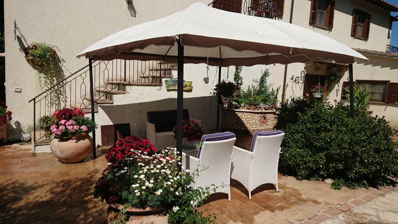 Bed And Breakfast Casale Isorella San Gemini Exteriör bild