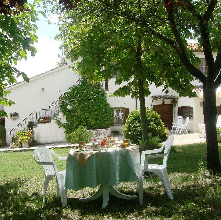 Bed And Breakfast Casale Isorella San Gemini Exteriör bild
